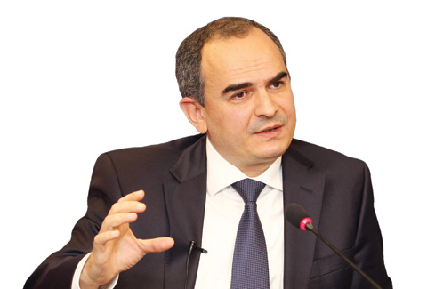 BASCI AA FINANS MASASI'NIN KONUGU BASCI AA FINANS MASASI'NIN KONUGU